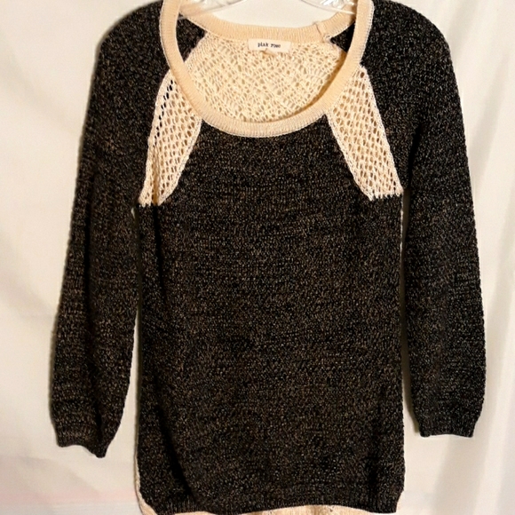 Pink Rose cream and black sweater - Picture 1 of 7
